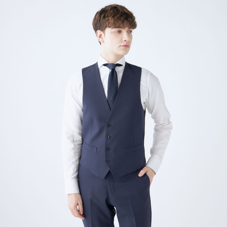 ブラックライン 【SLIM TAPERED_2】【年間】2釦シングルスリーピーススーツ 0タック/ネイビー×シャドーストライプ/ウエストシャーリング/4S SUSTAINABILITY&ECOLOGY FABRIC/リバーシブルベスト仕様（グレー）/※パンツ裾上げ済仕様 紺濃色