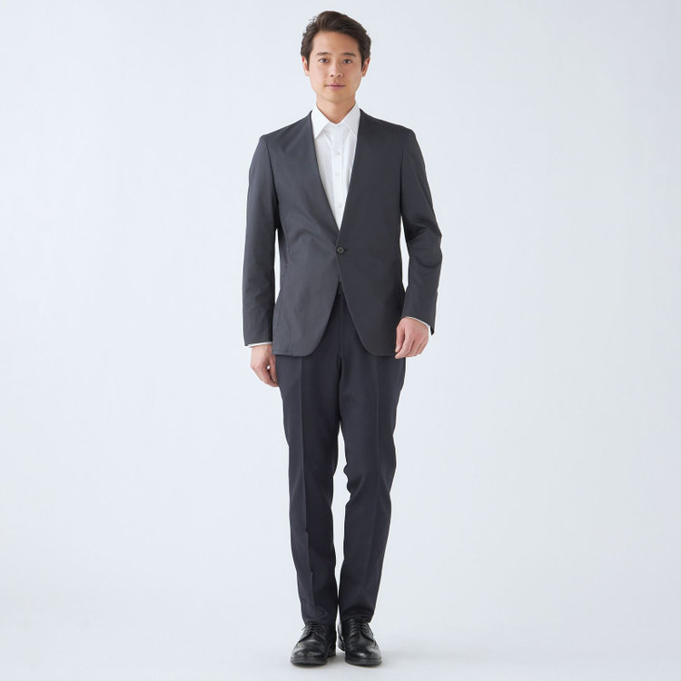 スーツセレクト 【WEB限定/OUTLET】【発送在庫あり】【RBC】【年間】ノーカラー1釦ジャケット/ネイビー/LIMONTAEAST fabrics designed in italy/MB×SUIT SELECT ネイビー系(紺)