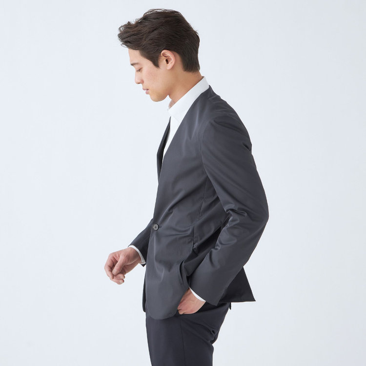 スーツセレクト 【WEB限定/OUTLET】【発送在庫あり】【RBC】【年間】ノーカラー1釦ジャケット/ネイビー/LIMONTAEAST fabrics designed in italy/MB×SUIT SELECT ネイビー系(紺)