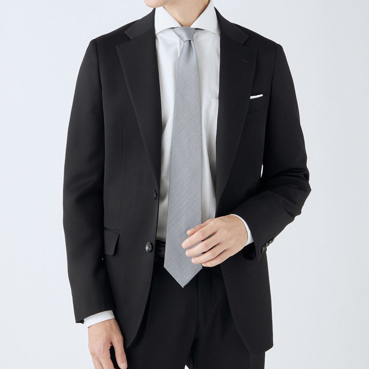 シルバーライン 【CLASSICO TAPERED】【年間】【フォーマル対応可】2釦シングルフォーマルスーツ 1タック/ブラック×ソリッド/BISHU JAPAN FABRIC Super100's/ウエストサイドアジャスター仕様/※裾上げ必要 黒