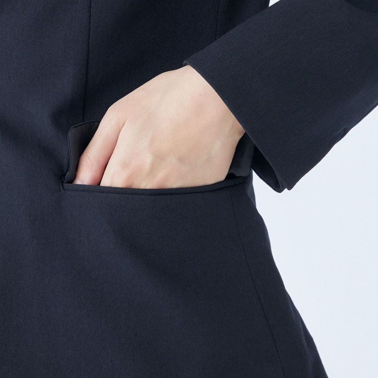 シルバーライン 【発送在庫あり】【RELAX TAPERED】【年間】ノーカラー ホック留めパンツスーツ/ネイビー/ウォッシャブル/ウエストシャーリング仕様/※パンツ裾上げ済仕様 紺中間