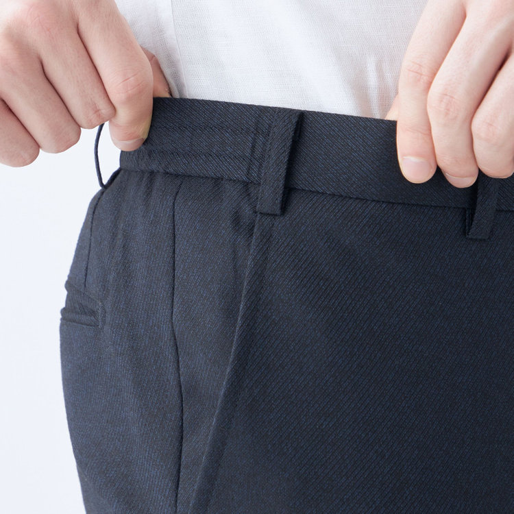 ブラックライン 【SLIM TAPERED_2】【秋冬】2釦シングルスーツ 0タック/ネイビー×ツイル/ウエストシャーリング/4S SUSTAINABILITY&ECOLOGY FABRIC/ウォッシャブル/※パンツ裾上げ済仕様 紺中間