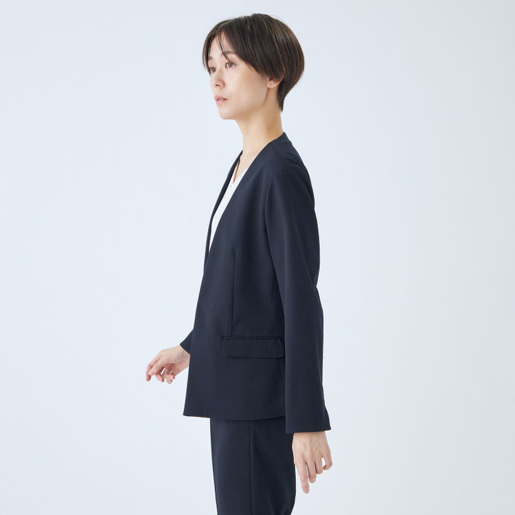 シルバーライン 【発送在庫あり】【RELAX TAPERED】【年間】ノーカラー ホック留めパンツスーツ/ネイビー/ウォッシャブル/ウエストシャーリング仕様/※パンツ裾上げ済仕様 紺中間
