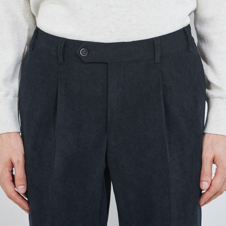 シルバーライン 【CLASSICO TAPERED】【秋冬】1タックテーパードパンツ/ネイビー×コーデュロイ/ウエストシャーリング/4S SUSTAINABILITY&ECOLOGY FABRIC/※裾上げ必要 紺濃色