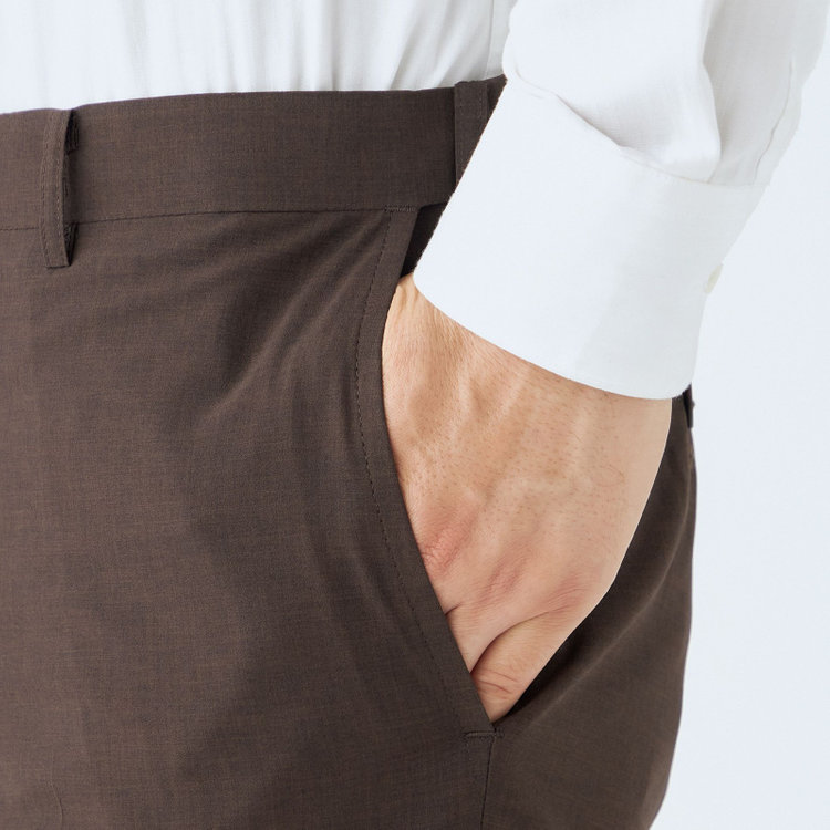 ブラックライン 【SLIM TAPERED】【春夏】0タックテーパードパンツ/ブラウン/ウエストムーブ/ウォッシャブル/4S SUSTAINABILITY&ECOLOGY FABRIC/※裾上げ済み仕様 茶中間