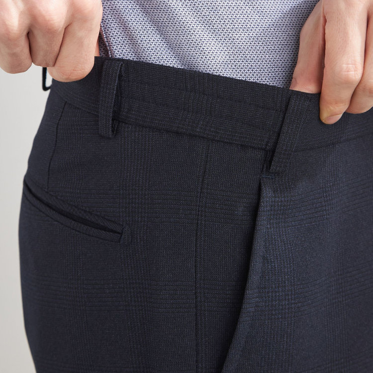 ブラックライン 【SLIM TAPERED_2】【秋冬】2釦シングルスリーピーススーツ 0タック/ネイビー×チェック/ウエストシャーリング/4S SUSTAINABILITY&ECOLOGY FABRIC/※パンツ裾上げ済仕様 紺濃色
