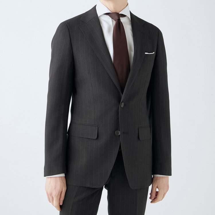シルバーライン 【CLASSICO TAPERED】【秋冬】2釦シングルスーツ 1タック/グレー×ストライプ/ウエストムーブ/4S SUSTAINABILITY&ECOLOGY FABRIC/※パンツ裾上げ済仕様 黒