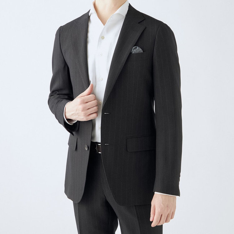 シルバーライン 【CLASSICO TAPERED】【秋冬】2釦シングルスーツ 1タック/グレー×ストライプ/ウエストムーブ/4S SUSTAINABILITY&ECOLOGY FABRIC/※パンツ裾上げ済仕様 黒