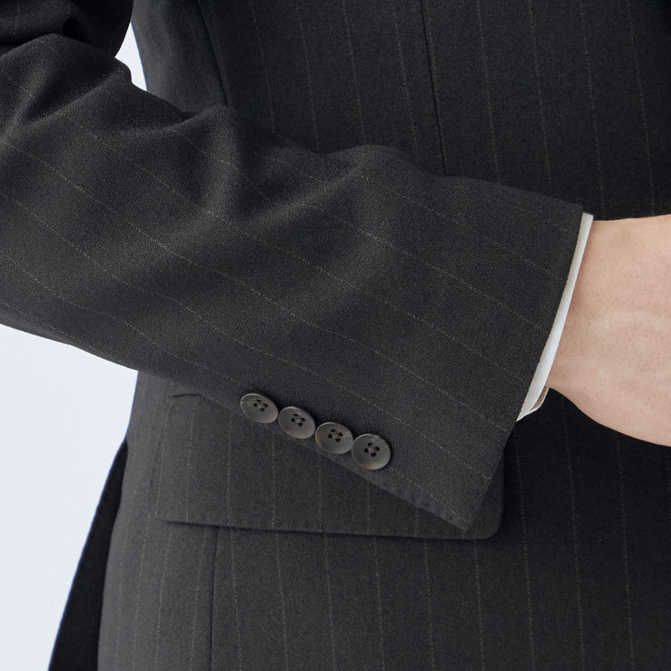 シルバーライン 【CLASSICO TAPERED】【秋冬】2釦シングルスーツ 1タック/グレー×ストライプ/ウエストムーブ/4S SUSTAINABILITY&ECOLOGY FABRIC/※パンツ裾上げ済仕様 黒